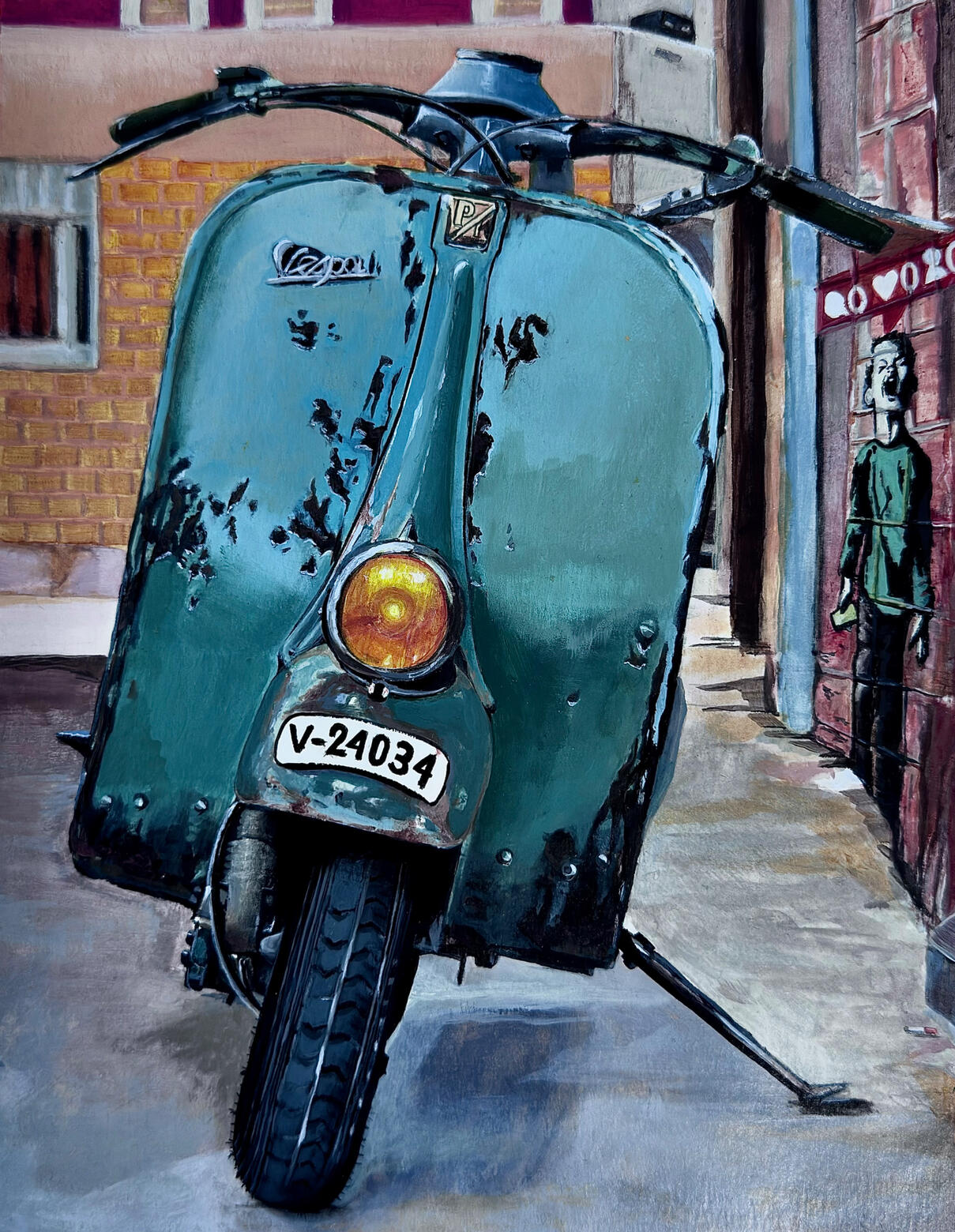 Pintura original de una clásica motocicleta Vespa Faro Basso de los años 50 con pátina turquesa. Arte motociclista mostrando el desgaste estético, el icónico faro en el guardabarros y una matrícula vintage en una callejuela clásica.
