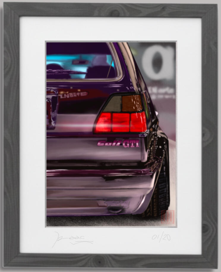 Pintura digital del SEAT 600 D vista trasera derecha, reinterpretación artística del emblema y óptica clásica con enfoque pictórico realista en edición limitada Fine Art
